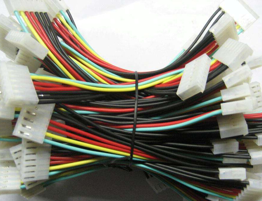 Wire harness processing requires attention to check if the processing machine is working properly.